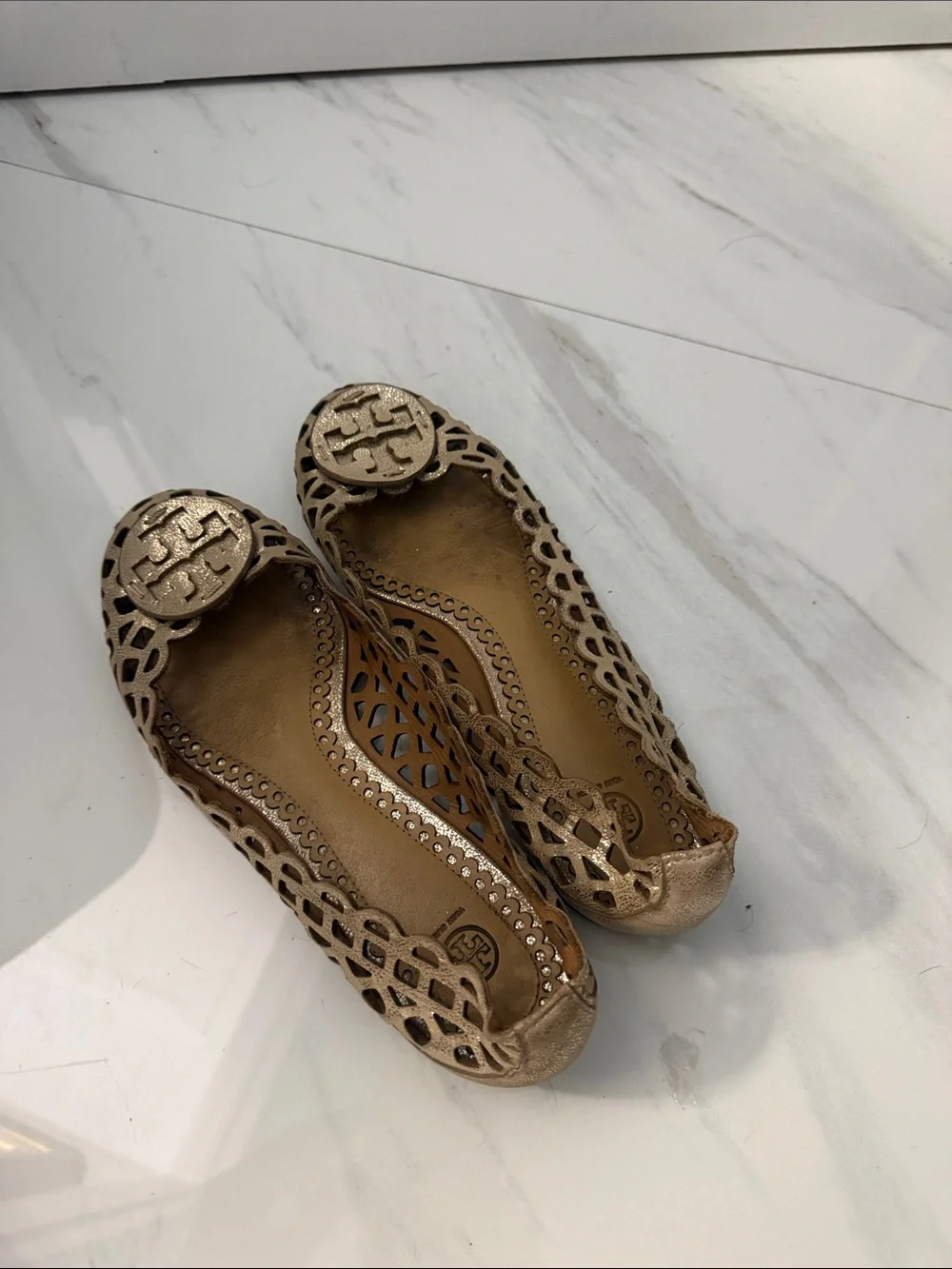 Tory Burch Laser-Cut Logo Ballet Flats - Metallic Taupe